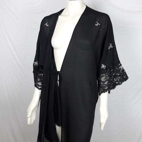Victoria's Secret Collection Embroidered Robe - Picture 2 of 5